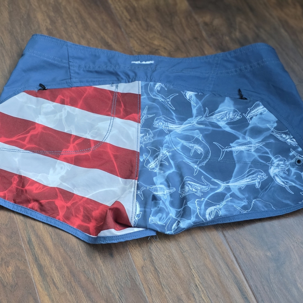 Pelagic Women’s Swim Shorts Red White Blue Shark Size 4 Like New